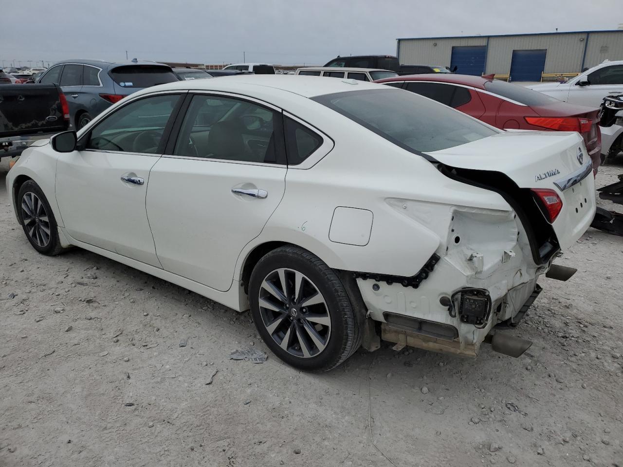 2017 NISSAN ALTIMA 2.5 - Фото 2