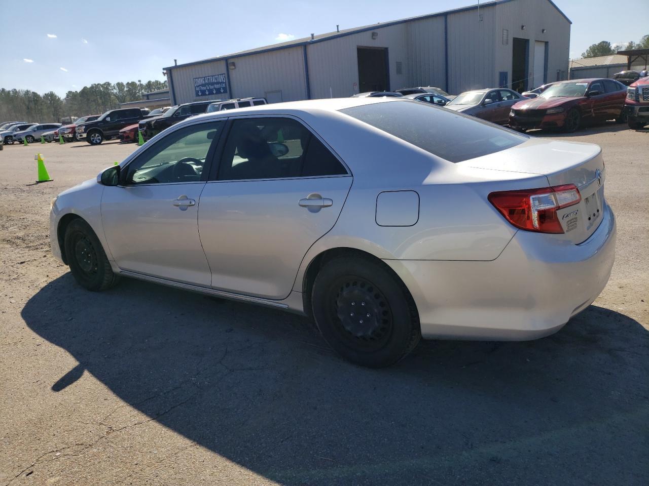 2012 TOYOTA CAMRY BASE - Фото 2