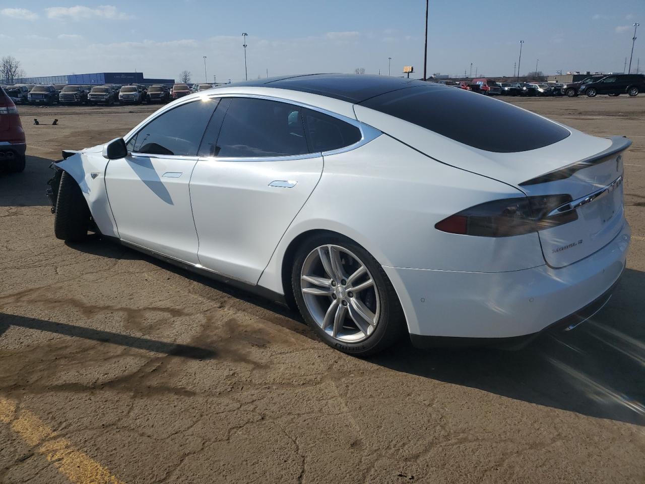 2015 TESLA MODEL S - Фото 2
