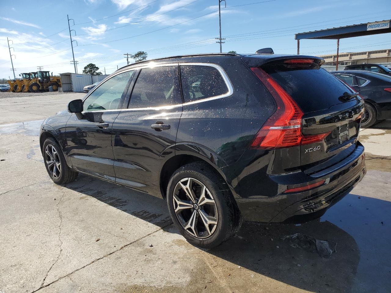 2022 VOLVO XC60 B5 MO - Фото 2