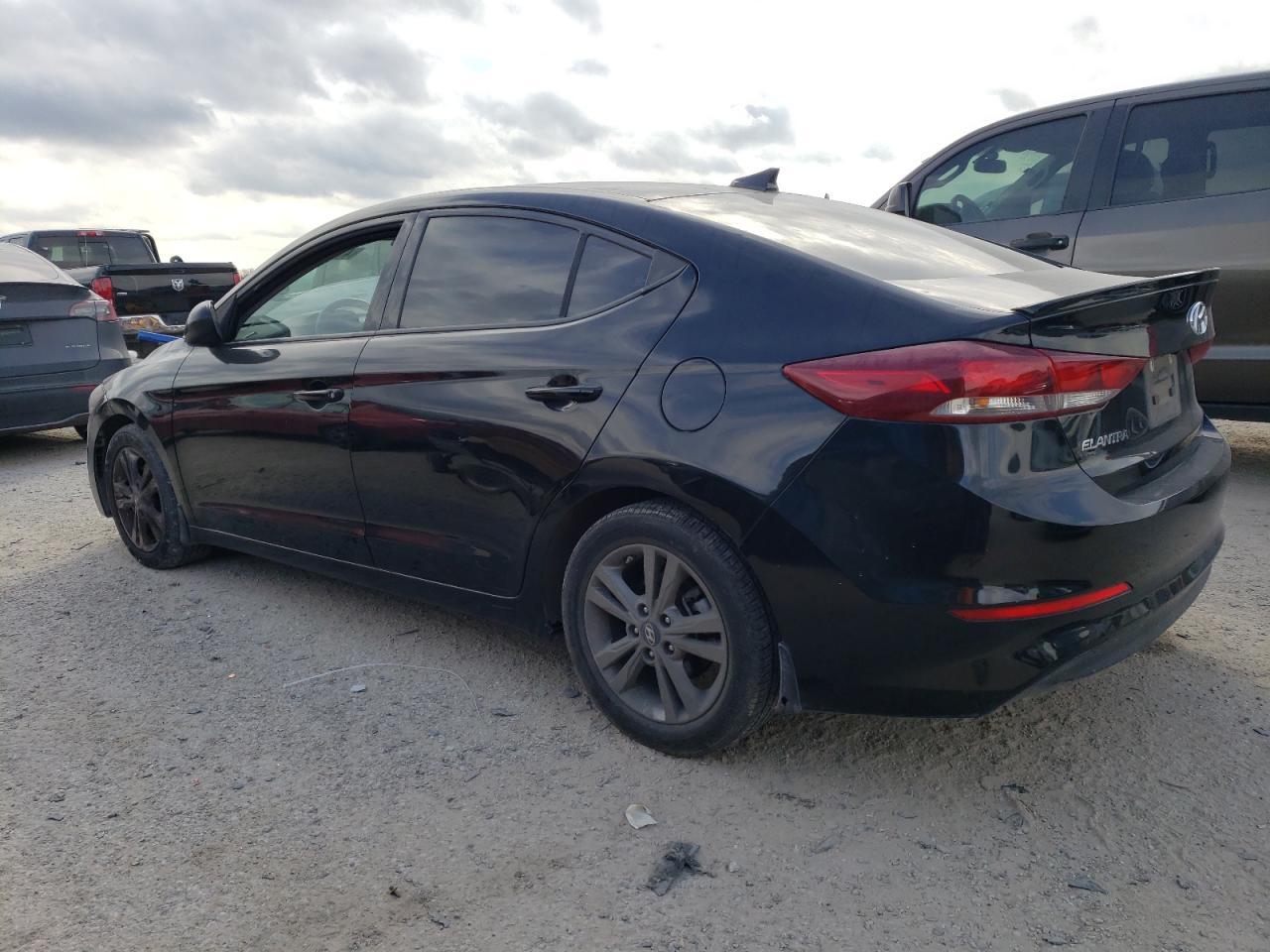 2018 HYUNDAI ELANTRA SE - Фото 2