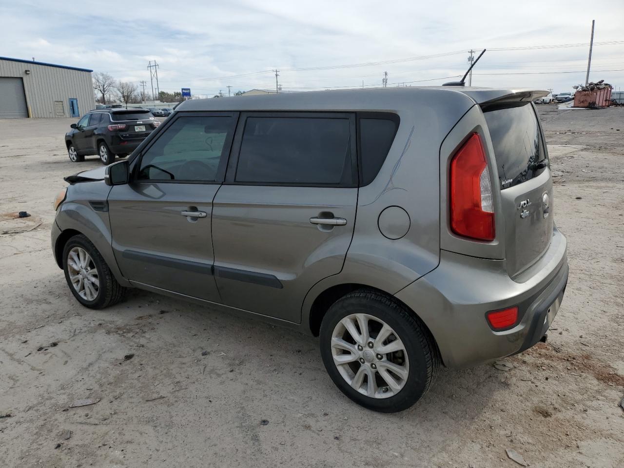 2013 KIA SOUL + - Image 2