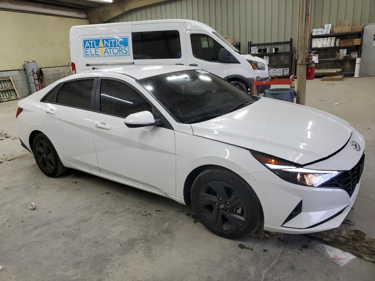 2023 HYUNDAI ELANTRA SE - Фото 4