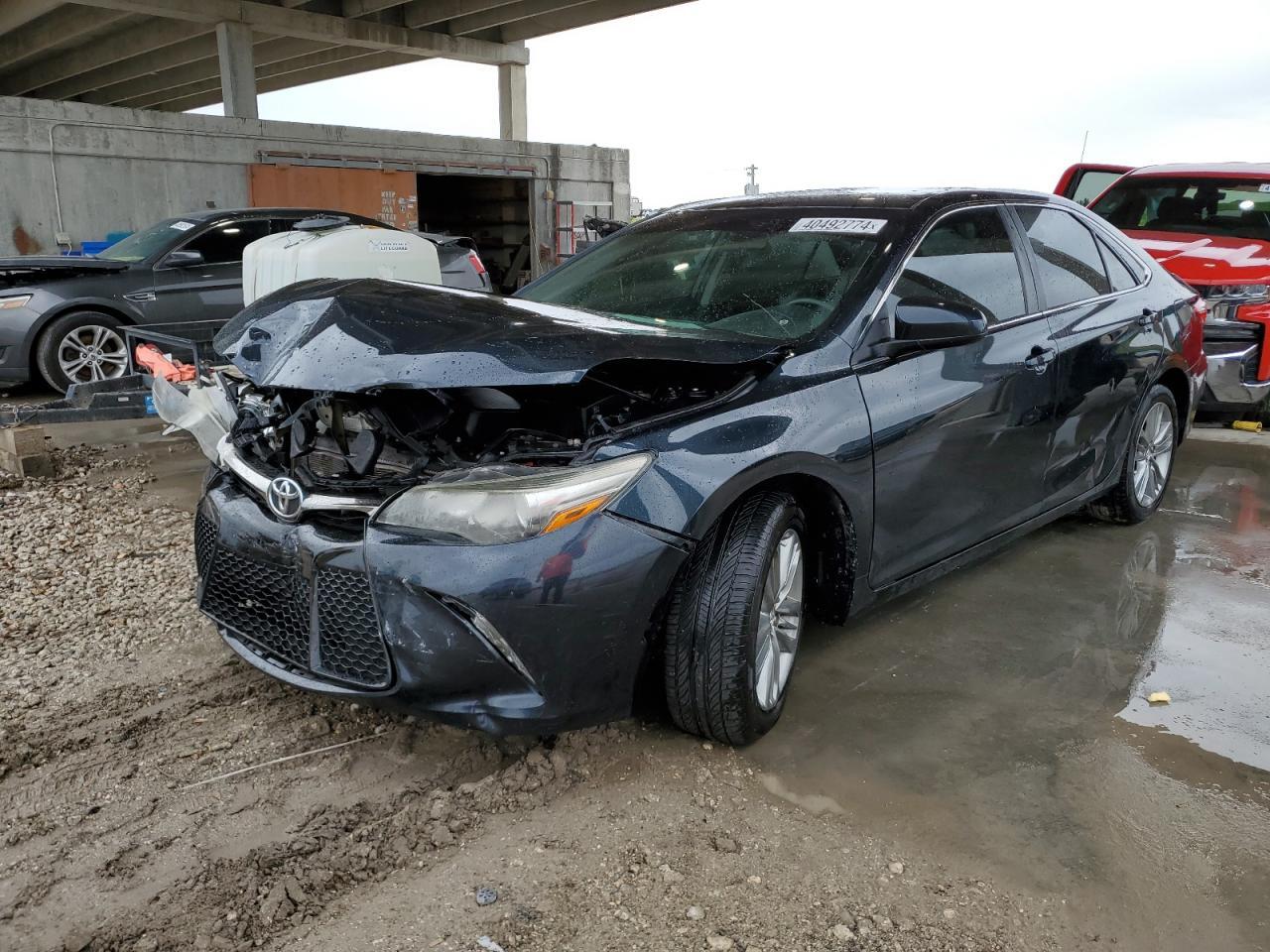 2015 TOYOTA CAMRY LE car image