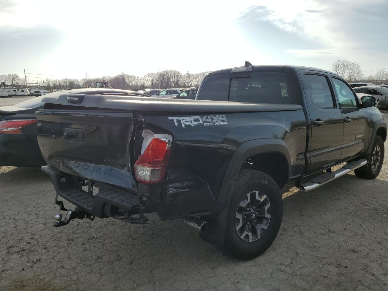 2017 TOYOTA TACOMA DOU - Фото 3