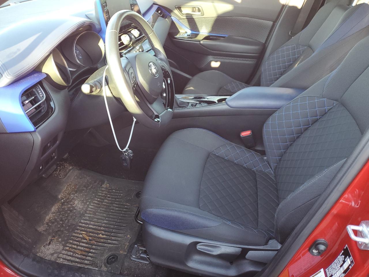 2021 TOYOTA C-HR XLE - Фото 7