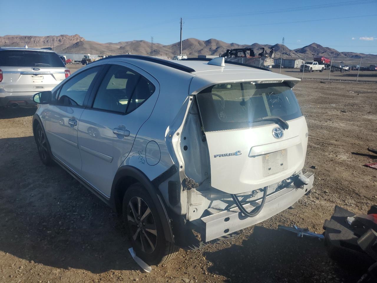 2018 TOYOTA PRIUS C - Image 2