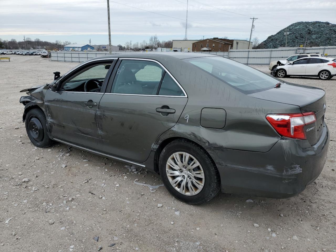 2014 TOYOTA CAMRY L - Image 2