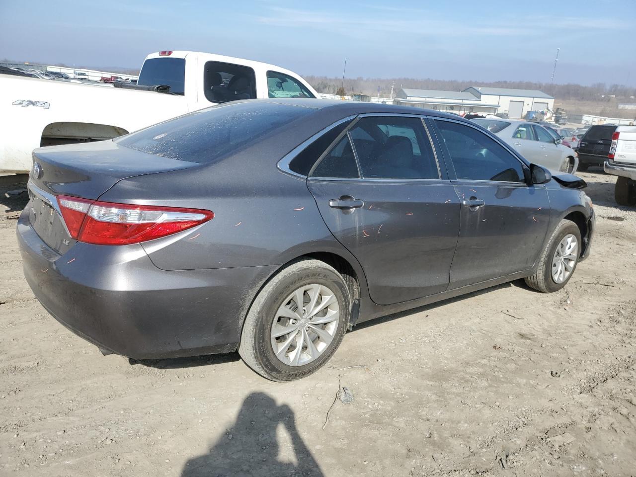 2016 TOYOTA CAMRY LE - Image 3