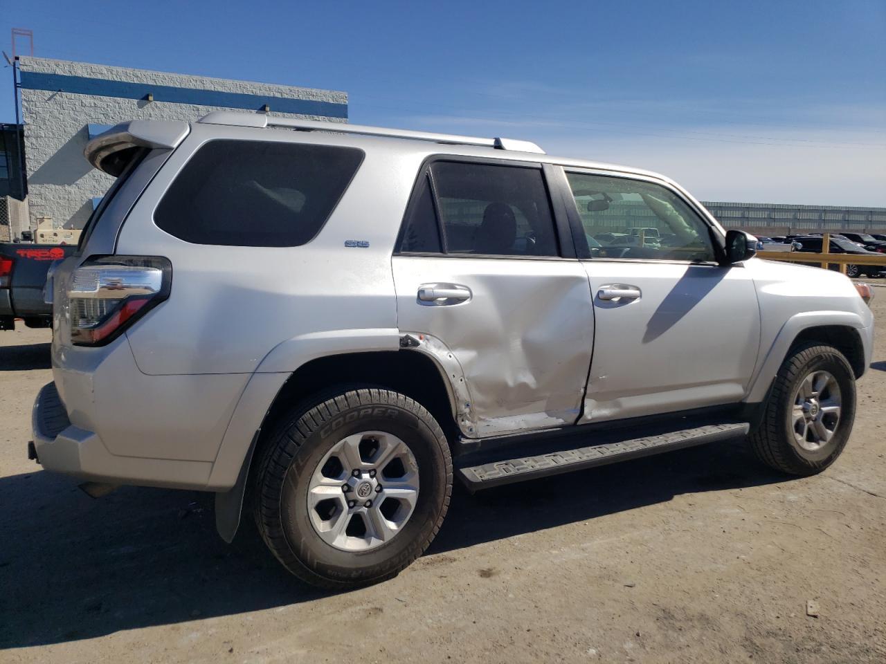 2017 TOYOTA 4RUNNER SR - Фото 3