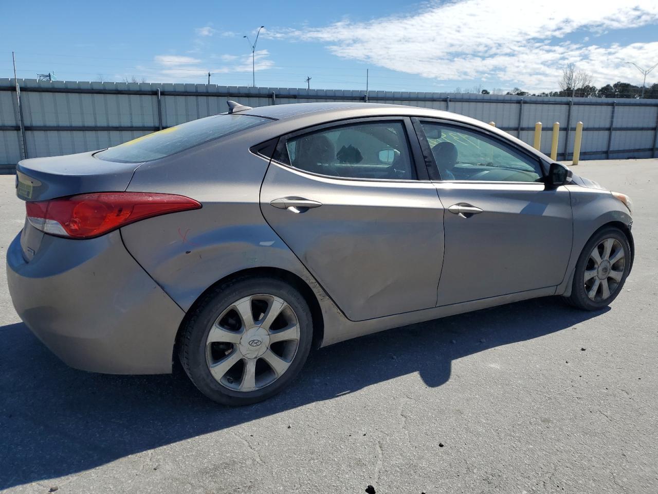 2013 HYUNDAI ELANTRA GL - Image 3