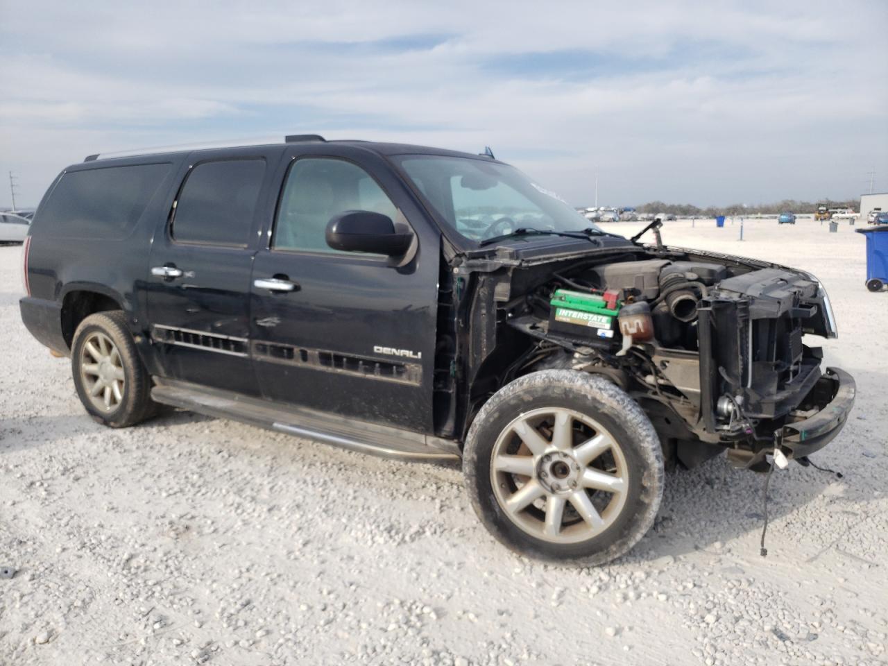 2012 GMC YUKON XL D - Image 4