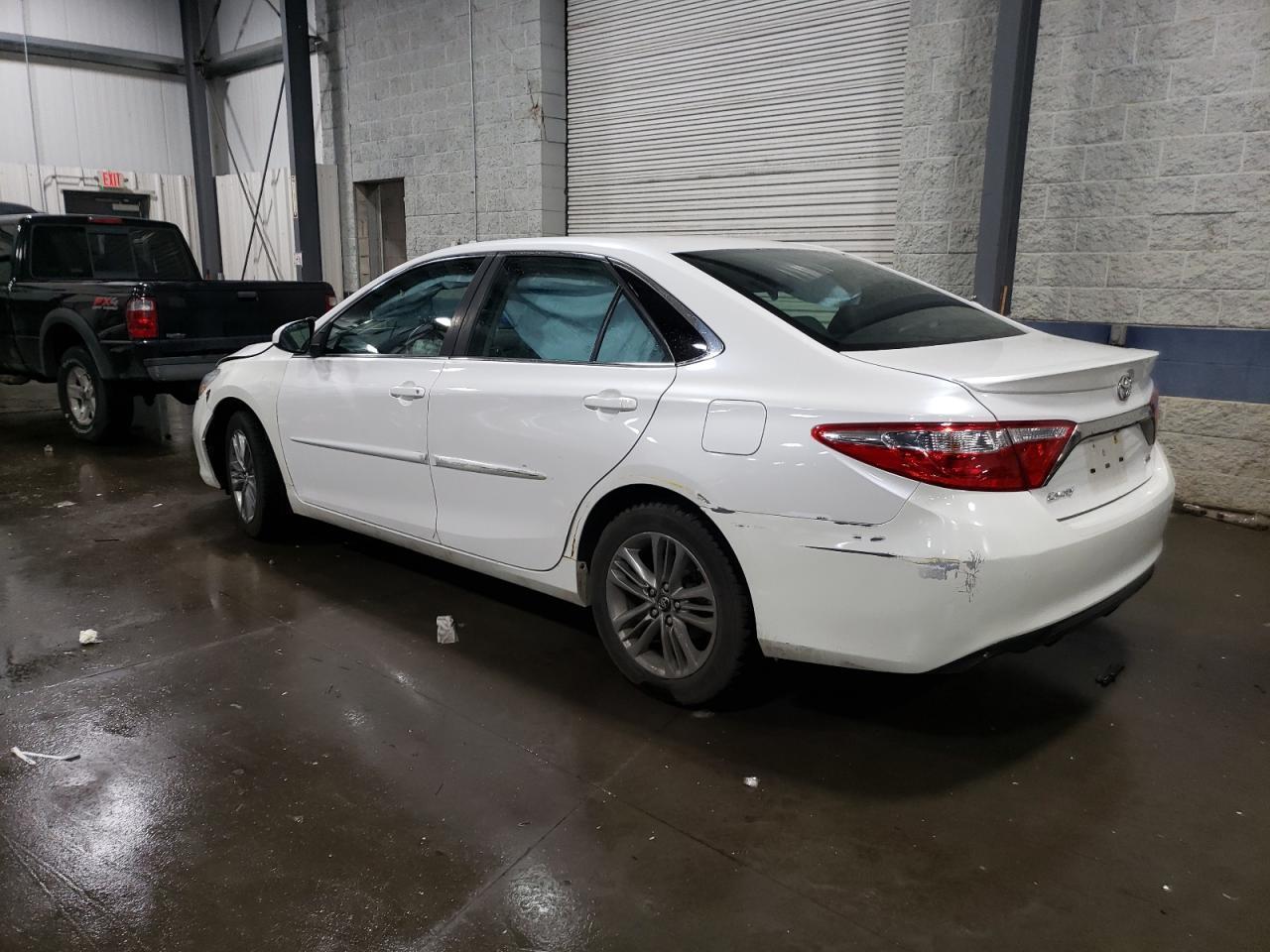 2017 TOYOTA CAMRY LE - Фото 2