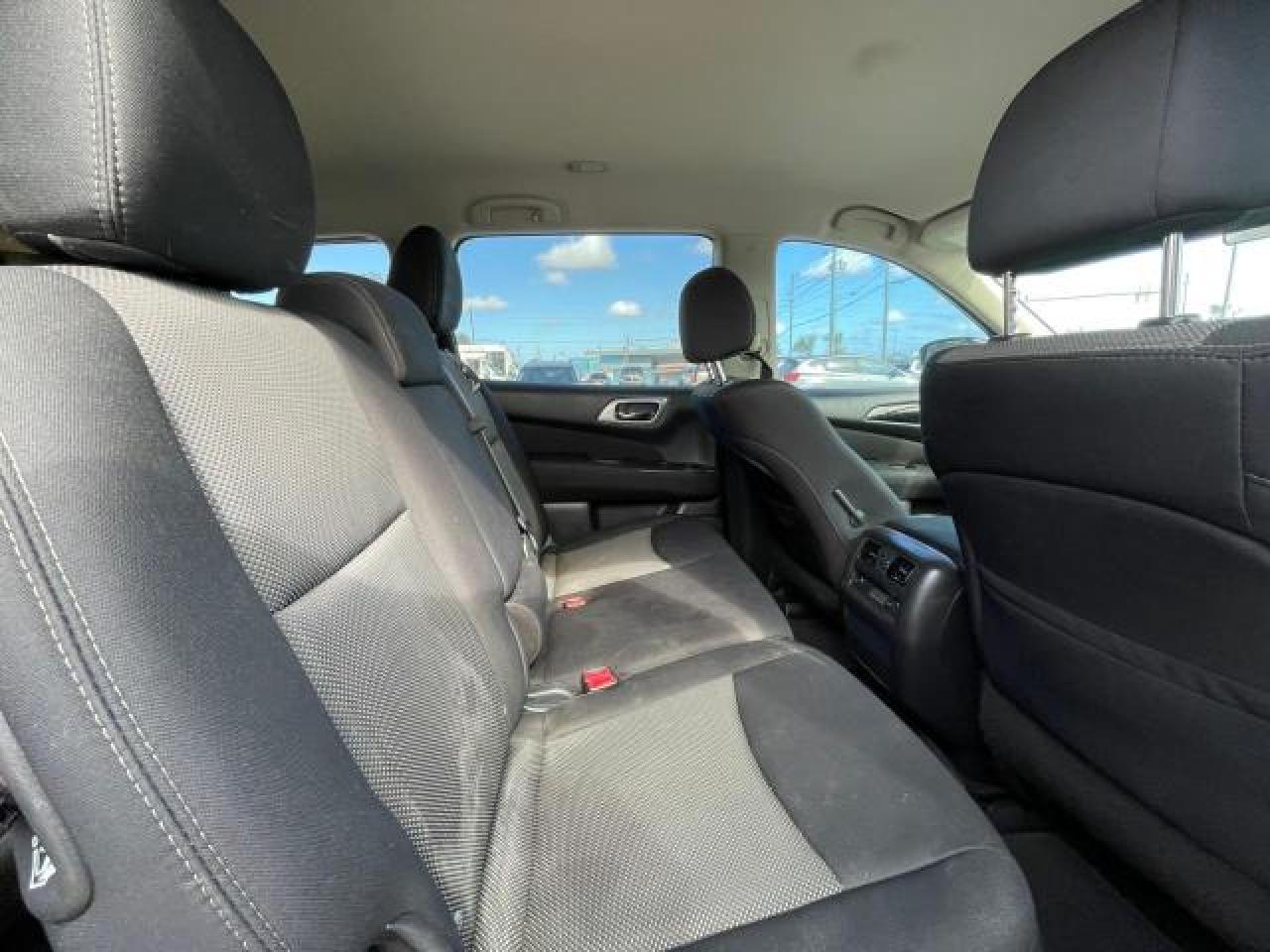 2017 NISSAN PATHFINDER - Image 6