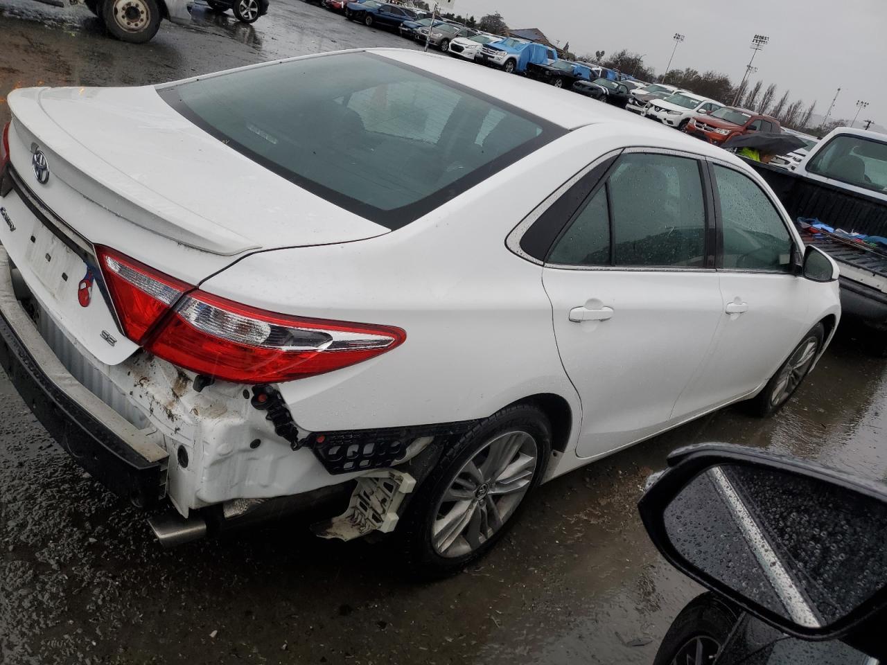 2016 TOYOTA CAMRY LE - Фото 3