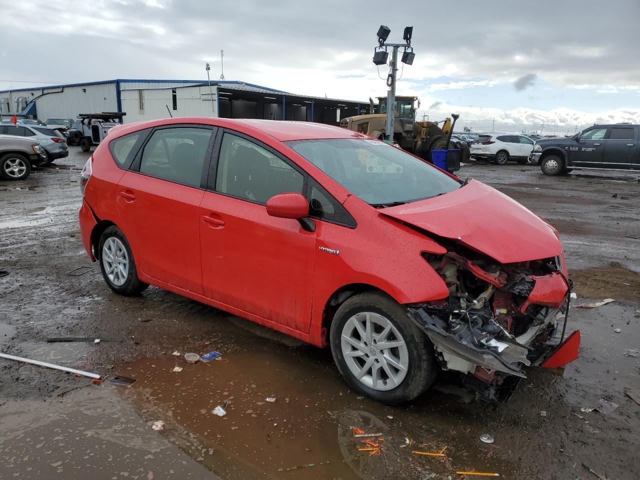 2016 TOYOTA PRIUS V - Фото 4