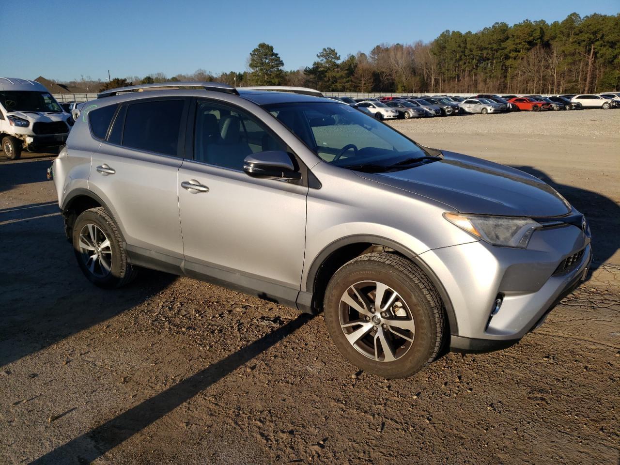 2016 TOYOTA RAV4 XLE - Image 4
