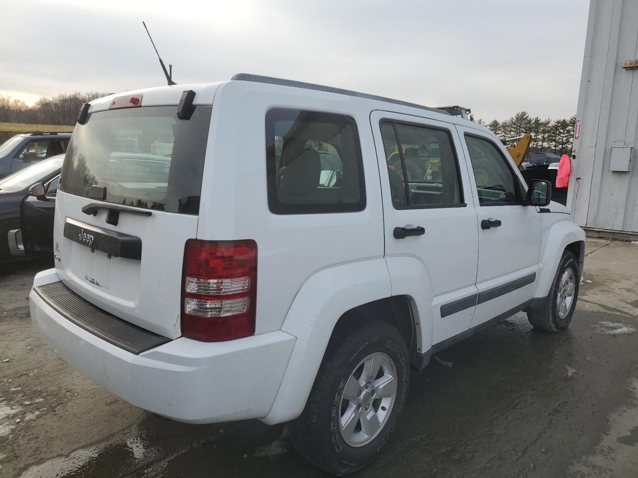 2011 JEEP LIBERTY SP - Image 3