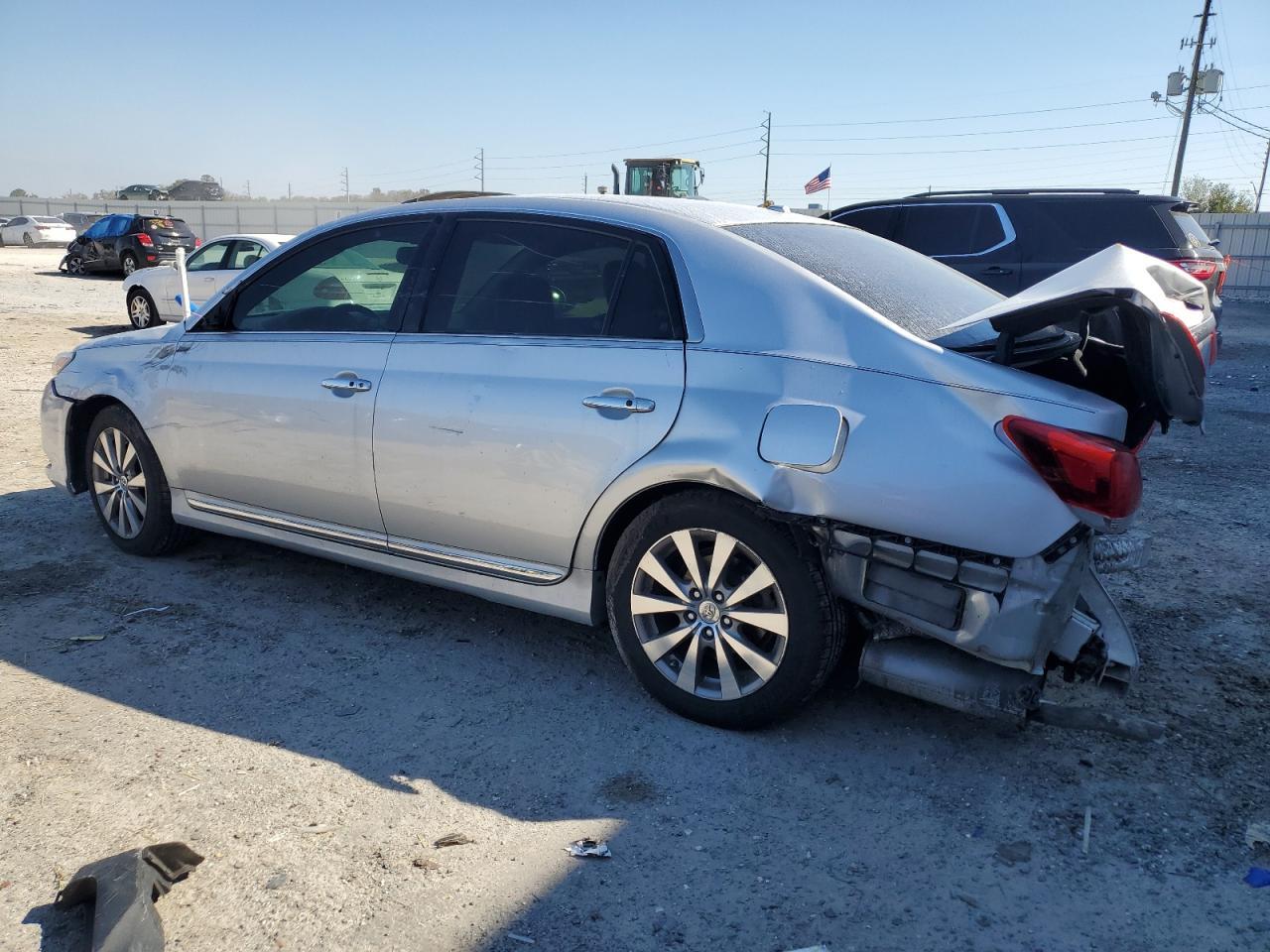 2011 TOYOTA AVALON BAS - Image 2