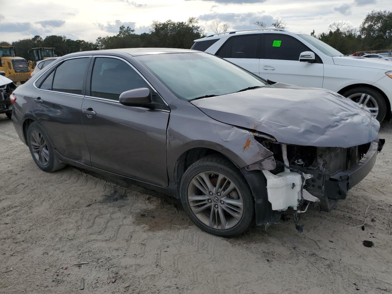 2015 TOYOTA CAMRY LE - Фото 4