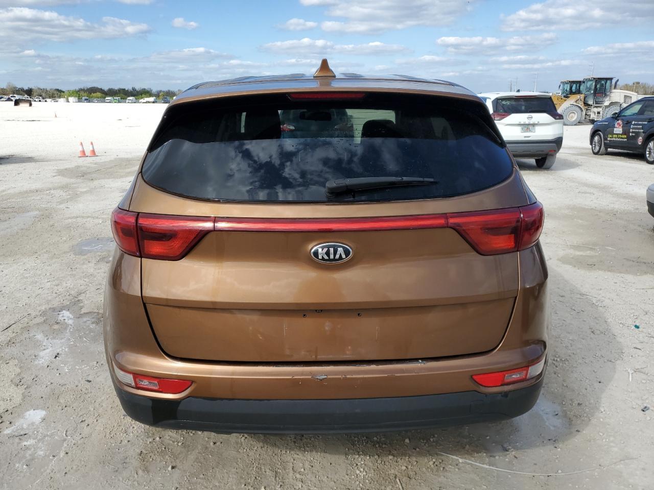 2017 KIA SPORTAGE L - Image 6