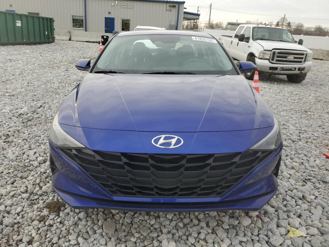 2023 HYUNDAI ELANTRA SE - Фото 5