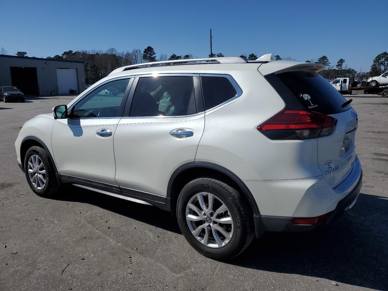 2017 NISSAN ROGUE SV - Image 2