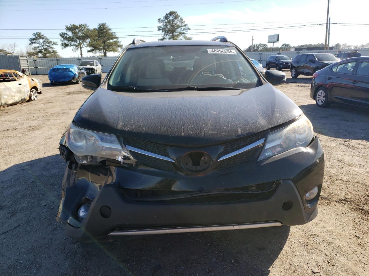 2015 TOYOTA RAV4 XLE - Image 5