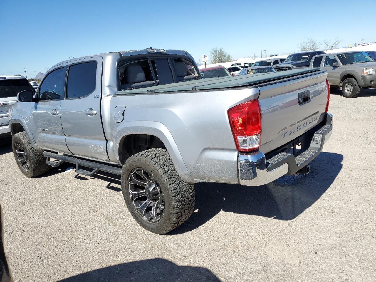 2017 TOYOTA TACOMA DOU - Фото 2