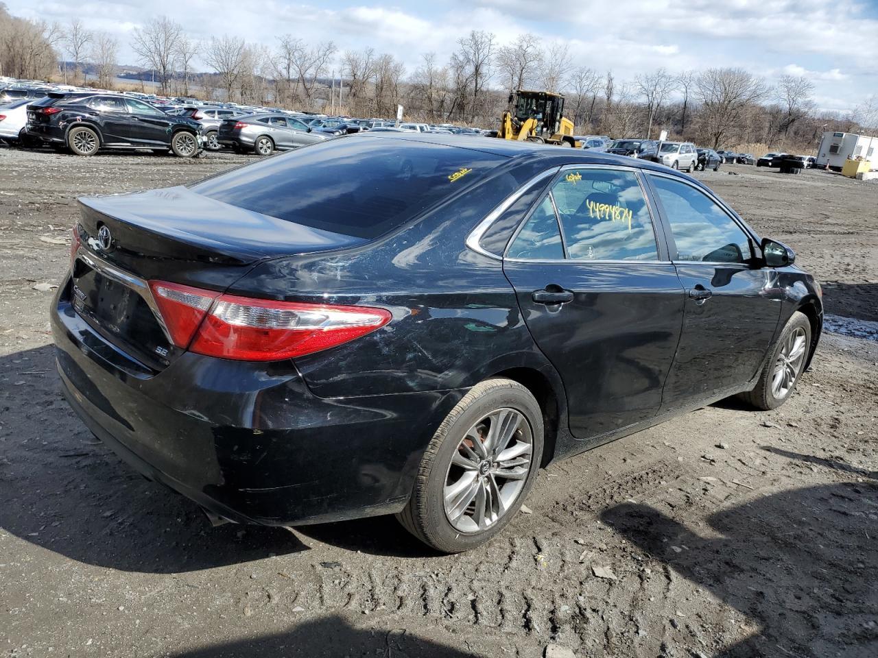 2017 TOYOTA CAMRY LE - Фото 3