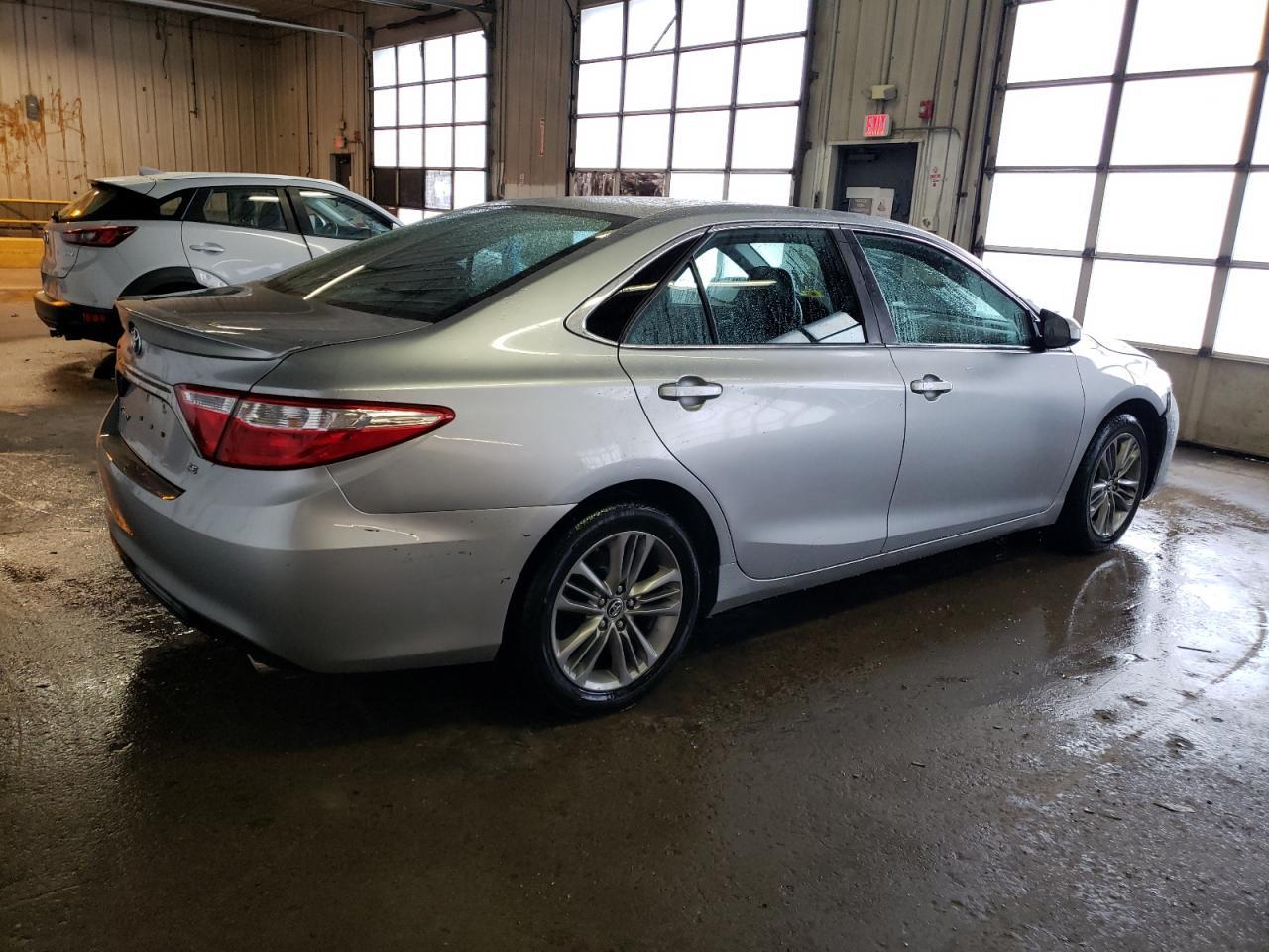 2016 TOYOTA CAMRY LE - Фото 3