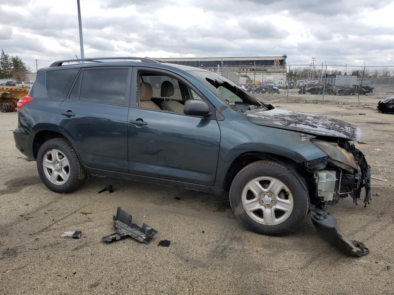 2011 TOYOTA RAV4 - Image 4