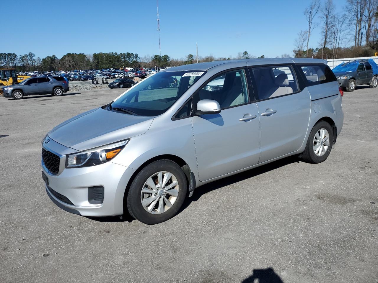 2017 KIA SEDONA L car image