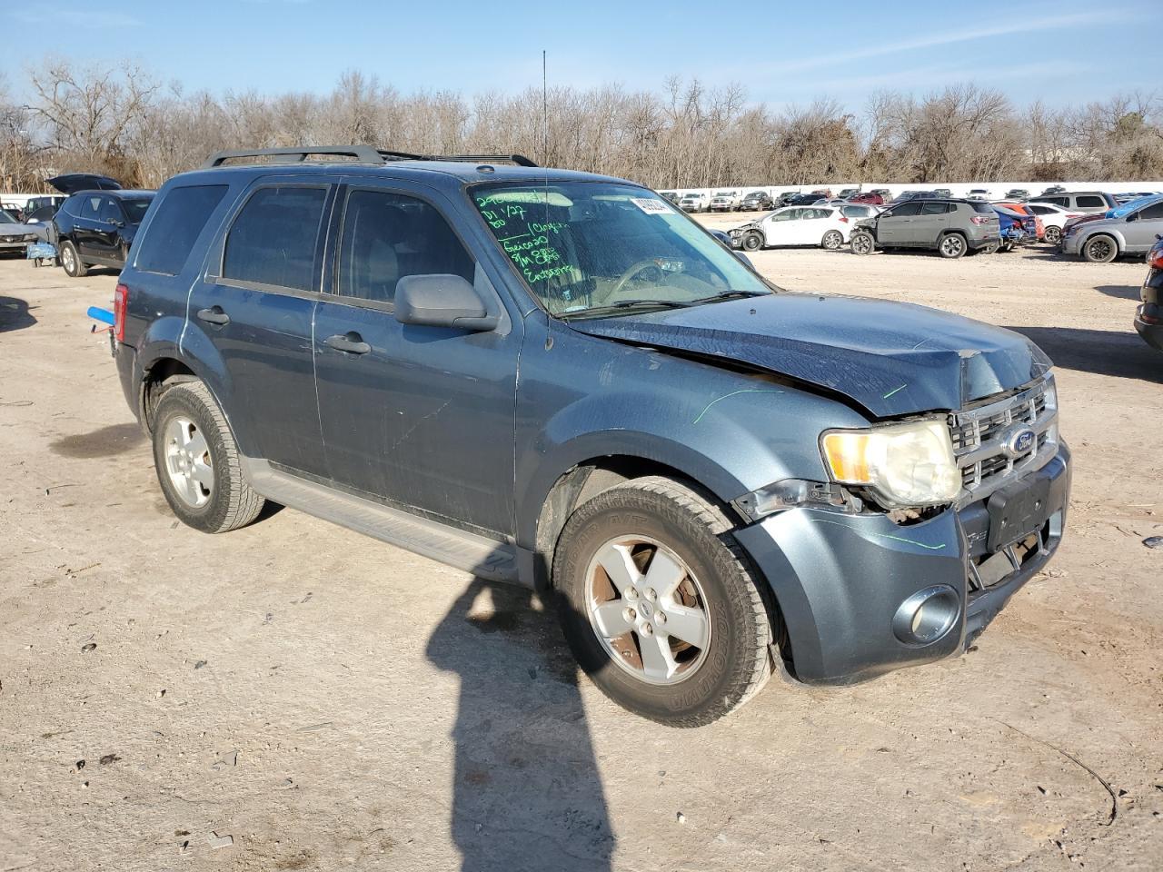 2010 FORD ESCAPE XLT - Image 4