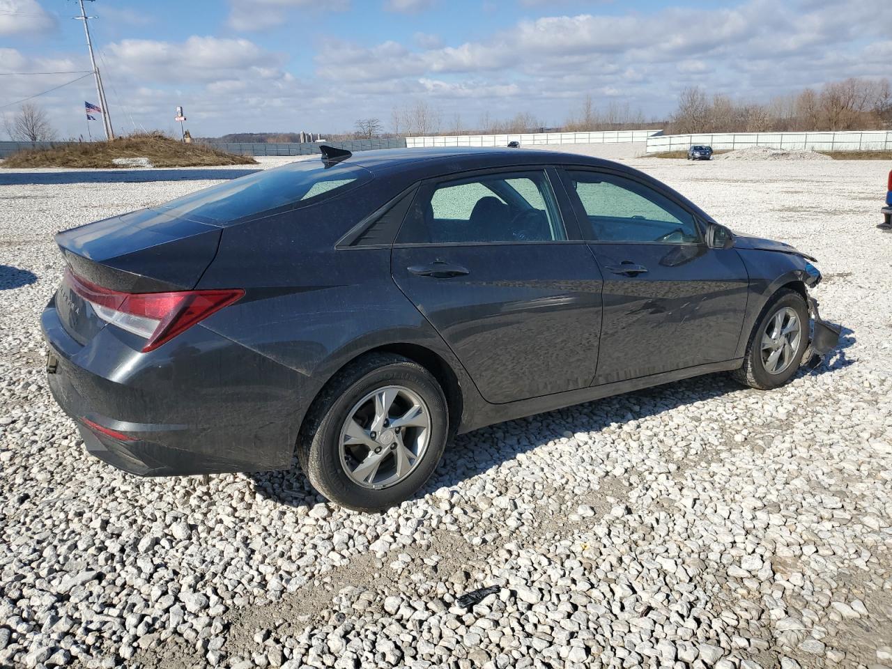 2022 HYUNDAI ELANTRA SE - Фото 3