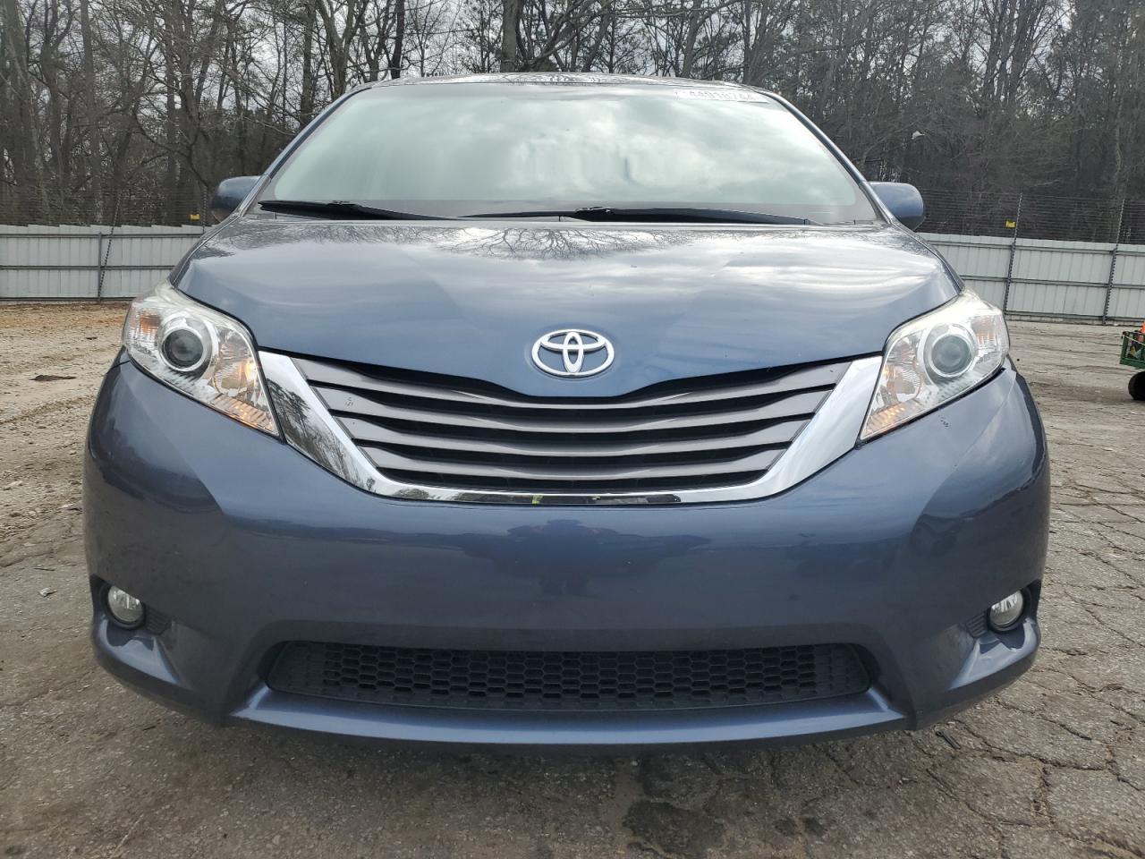 2015 TOYOTA SIENNA XLE - Фото 5