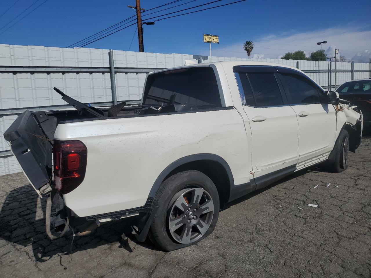 2017 HONDA RIDGELINE - Фото 3