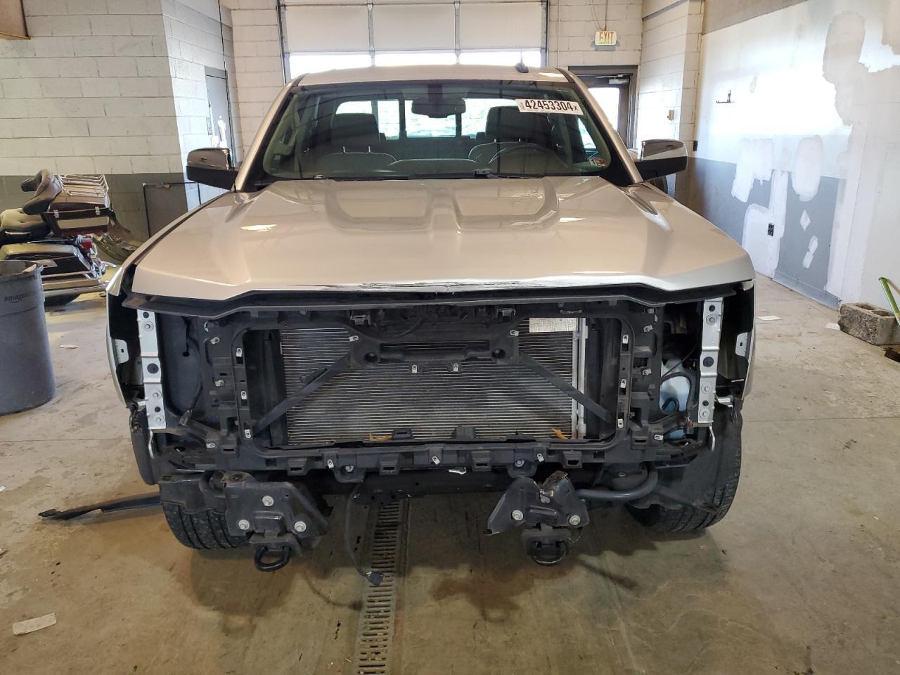 2017 CHEVROLET SILVERADO - Image 5