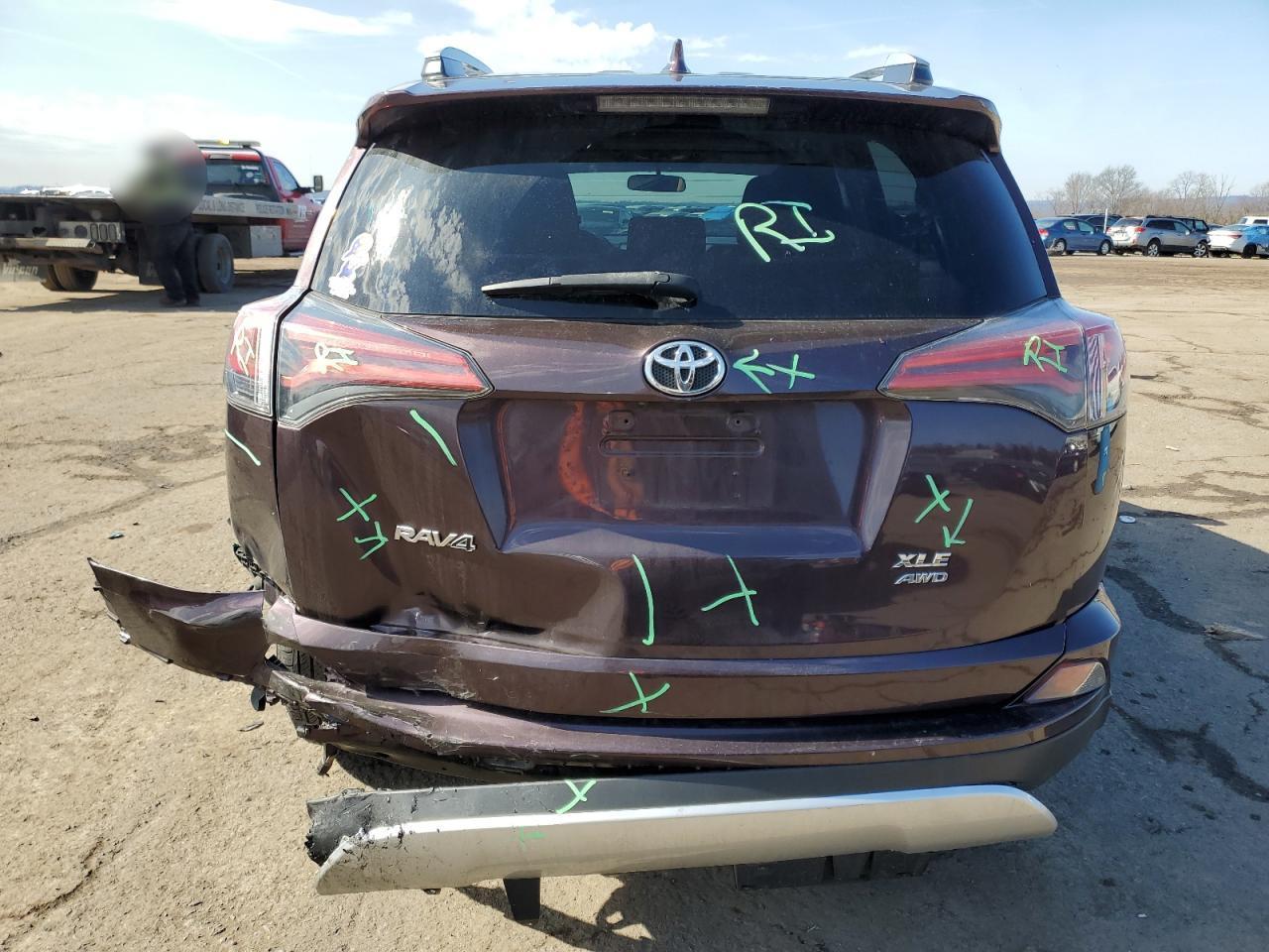 2016 TOYOTA RAV4 XLE - Фото 6