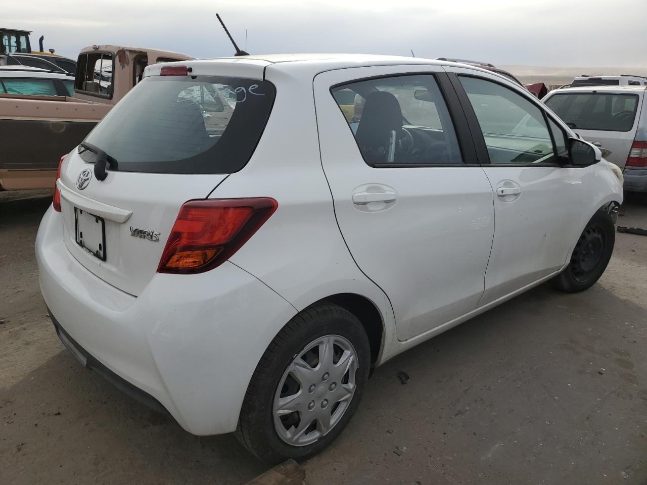 2017 TOYOTA YARIS L - Фото 3