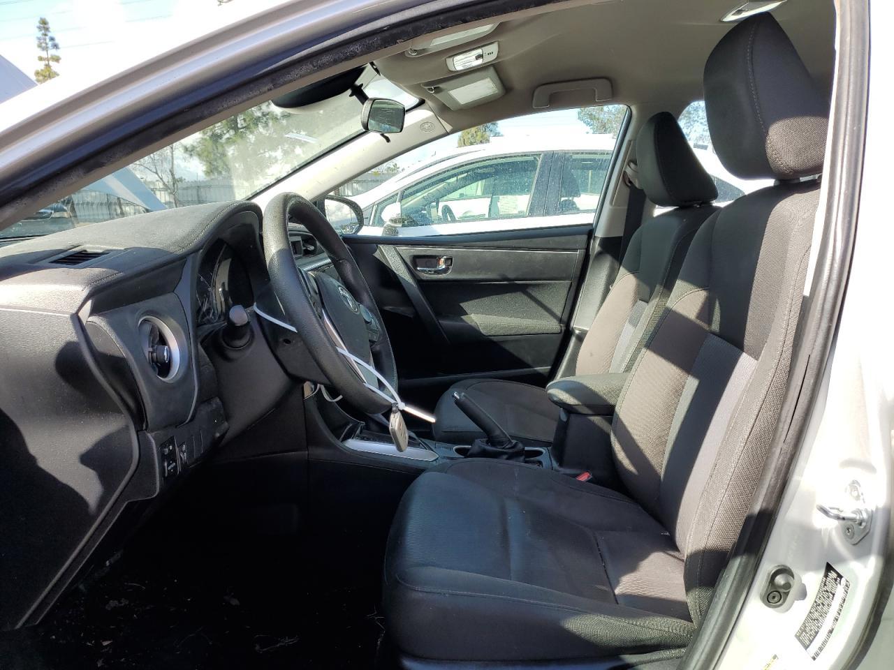 2018 TOYOTA COROLLA L - Фото 7