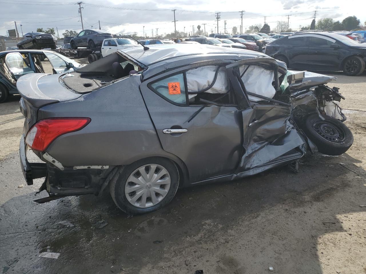 2016 NISSAN VERSA S - Фото 3