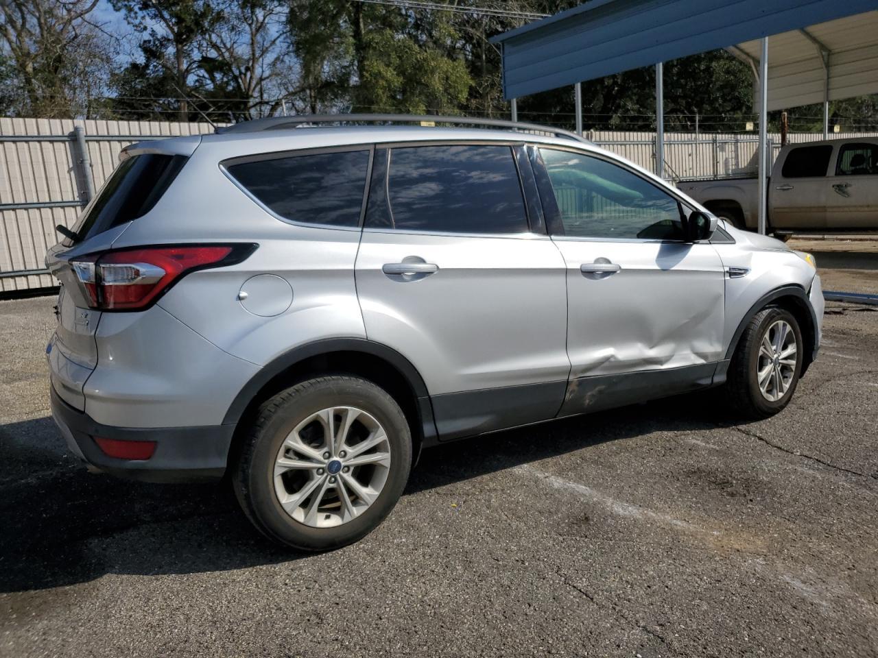 2017 FORD ESCAPE SE - Image 3