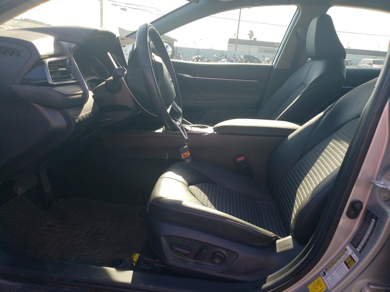 2021 TOYOTA CAMRY SE - Фото 7
