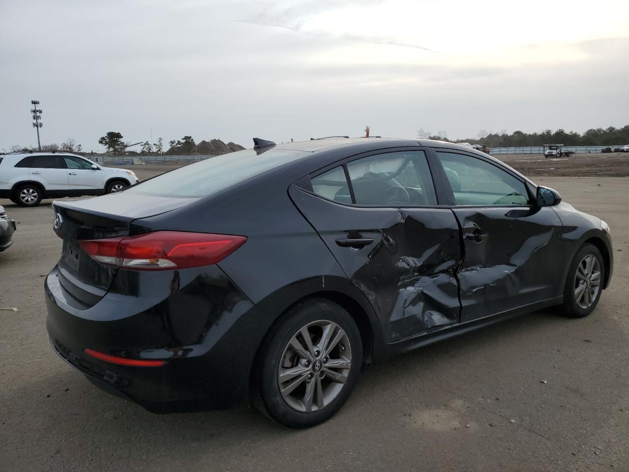 2018 HYUNDAI ELANTRA SE - Фото 3