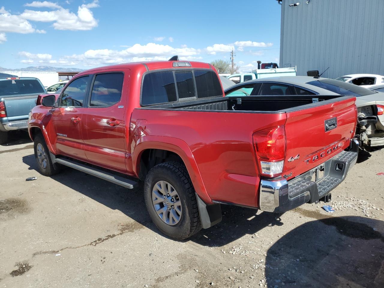2017 TOYOTA TACOMA DOU - Фото 2