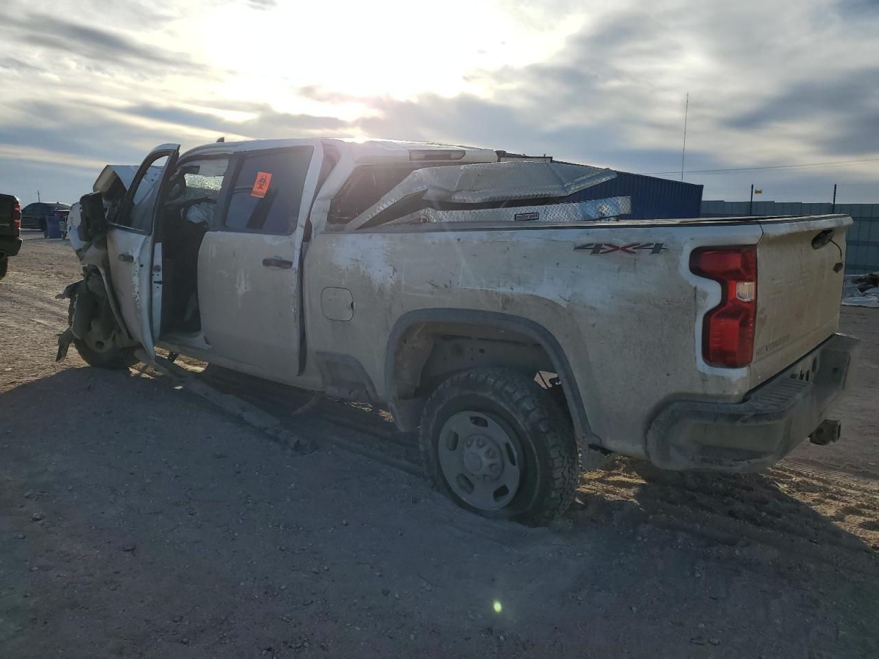 2023 CHEVROLET SILVERADO - Image 2