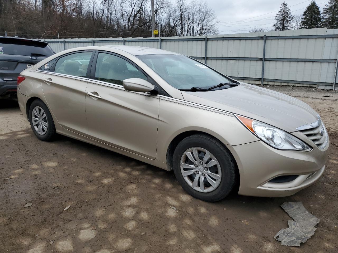2011 HYUNDAI SONATA GLS - Image 4