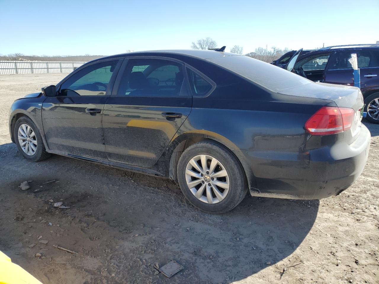 2014 VOLKSWAGEN PASSAT S - Фото 2