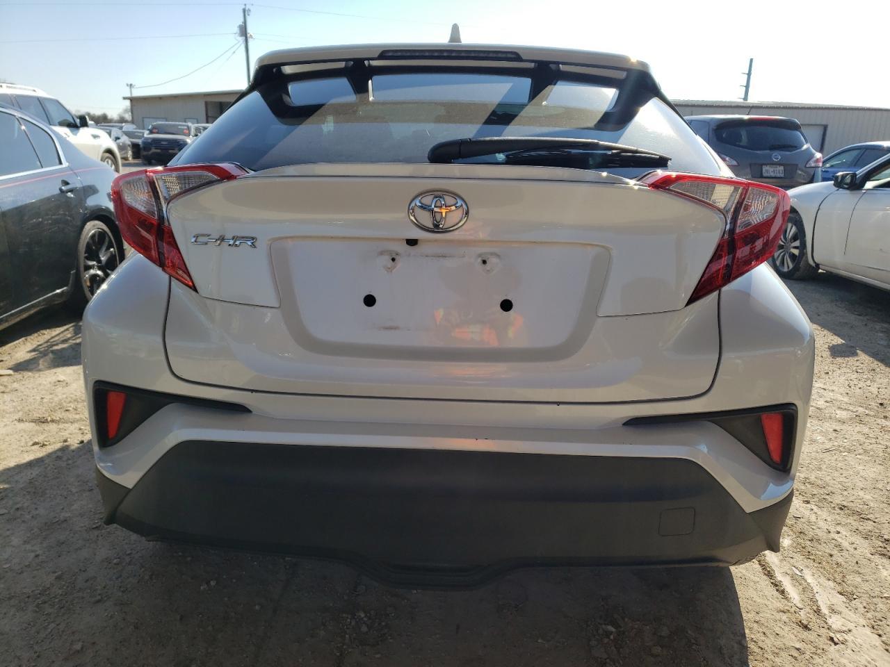 2019 TOYOTA C-HR XLE - Фото 6